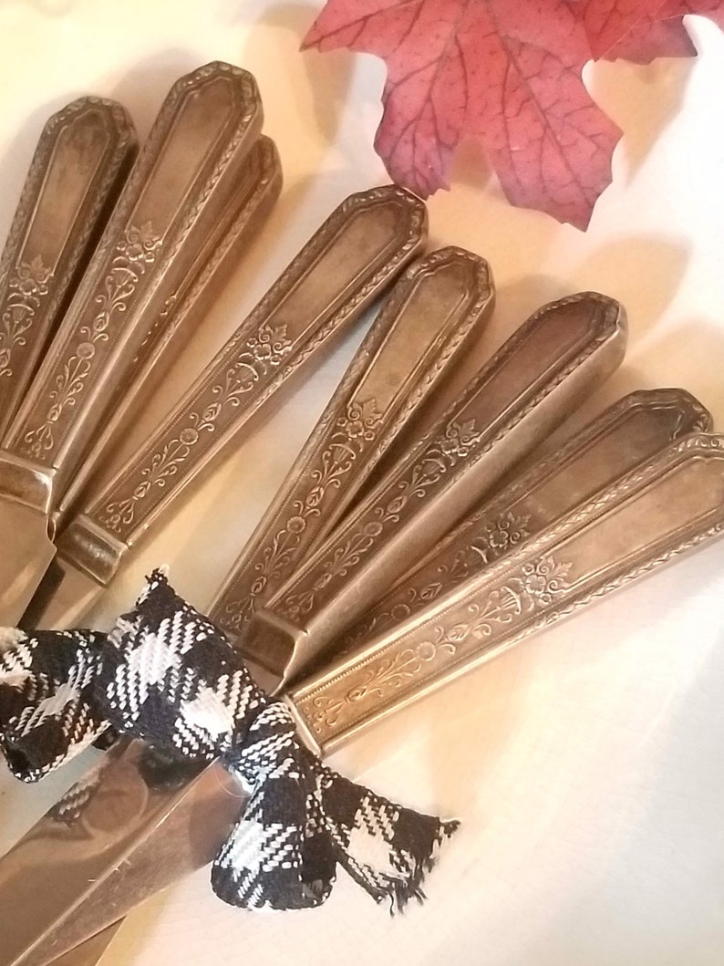 Gorgeous Vintage Art Deco Wm & Rogers Dinner Knives image 2