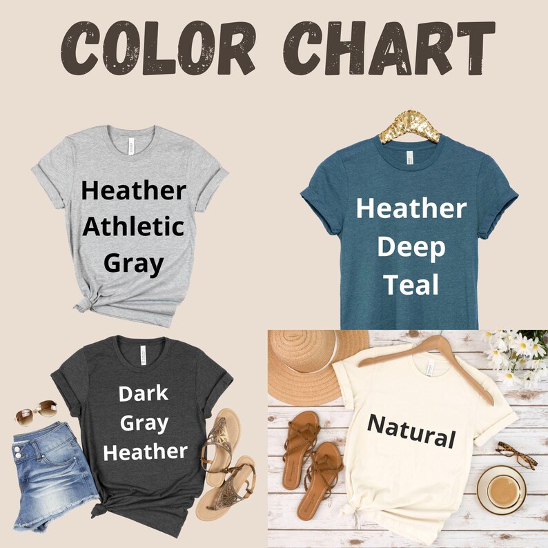 Pu&ograve; includere: Tabella dei colori con quattro magliette di diversi colori: Heather Athletic Gray, Heather Deep Teal, Dark Gray Heather e Natural. Ogni maglietta &egrave; mostrata con il suo nome di colore in grassetto bianco. Sono presenti anche accessori come sandali e occhiali da sole.