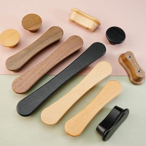 Uchwyty z naturalnego drewna, gałki z orzecha czarnego, bukowe, uchwyty kuchenne, klamki do drzwi szafek, gałki do szuflad komód, nowoczesne okucia