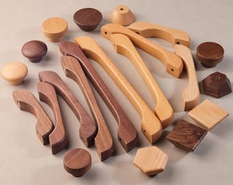 Commode en bois de noyer noir, plusieurs styles