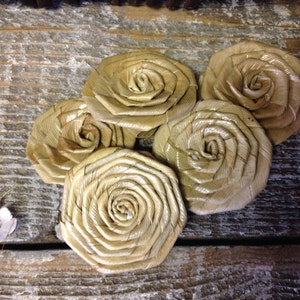 Lauhala Roses 1.5&quot;