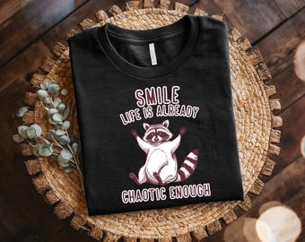Maglietta con sorriso di procione, maglietta grafica unisex, maglietta casual in cotone, regalo con animali divertenti, abbigliamento ottimista