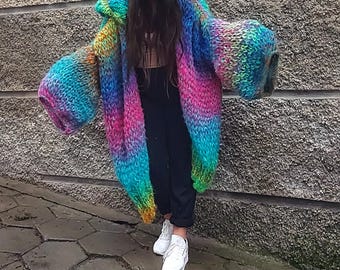 Handgefertigte Regenbogen Strickjacke: Mohair Alpaka Mischung