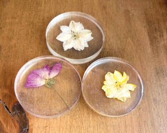 Pisapapeles de resina personalizado: flores prensadas auténticas, regalo personalizado