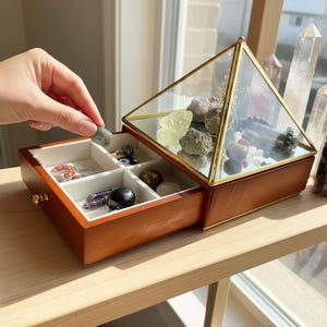 PyraCharger Deluxe – Brass and Glass , Crystal Charger, Crystal Display case, Jewelry case, cleanse crystals, Brass pyramid is copper & zinc