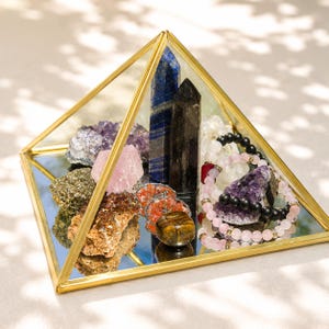 Giza Pyramid, brass glass pyramid, Healing Crystals, Cleansing, Sacred Geometry, Crystal Jewelry Display, Alter shelf, copper pyramid decor