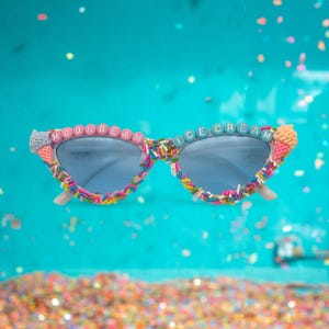 Benson Boone Inspired Bedazzled Sunglasses, American Heart Tour, Custom Tour Concert Glasses Moonbeam Ice Cream