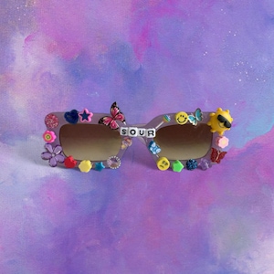 Olivia Rodrigo SOUR Sonnenbrille: Lavendel, Rahmen, Collage