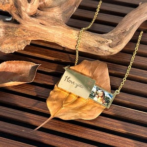 Collar con foto grabada personalizada, collar con sobre de correo personalizado, collar con foto conmemorativa grabada extraíble
