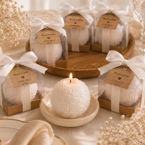 Lembrancinhas de Vela Artesanal em Formato de Esfera de Rosa – Velas para Casamento e Chá de Panela, Velas Personalizadas, Velas para Chá de Bebê