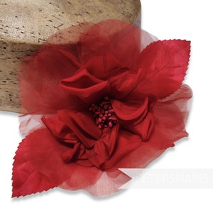 13 cm &#39;Cleo&#39; Seide und Organza Blumen Hut Montur für Hutmacherei und Hutherstellung - Burgund