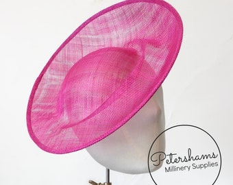 Sinamay 'Cindy' Orbital Pleat Fascinator Hut Basis für die Hutmacherei & Hutmacherei - Cerise Pink