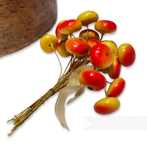 Vintage 1940&#39;s &#39;Harry&#39; Miniature Flat Apples - 24 Stems - For Millinery and Crafting