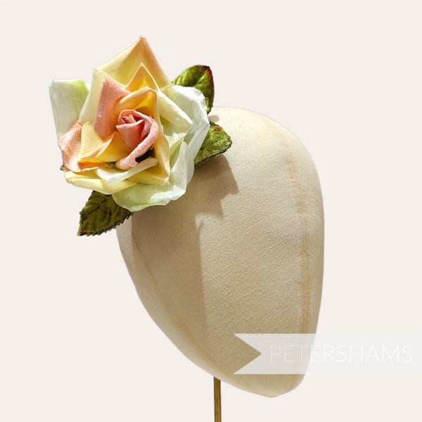 10cm 'Meghan' Silk, Velvet and Suede Rose Flower Mount pour la taille du chapeau et la chapellerie - Peachy Pink Ombre