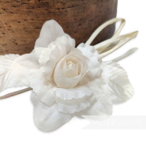 7cm &#39;Zahra&#39; Petite Silk Flower Hat Mount for Millinery and Hat Trimming - Deep Ivory