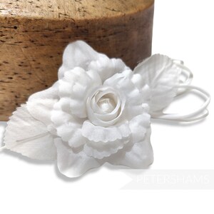 7cm &#39;Zahra&#39; Petite Silk Flower Hat Mount for Millinery and Hat Trimming - White