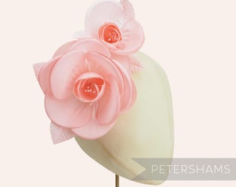 Großer 'Cecilia' Seiden Kamelie Kopfschmuck Hutbesatz für Fascinators und Hutherstellung - Rosa