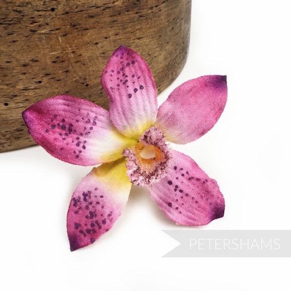 Petite Suede Finish 'Christina' Wired Orchid Hat Mount voor Millinery - Cerise