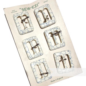 Vintage 1950/60s Crased Pattern 'Sew-Ezi' Hut/Gürtelschnallen - 6er Karte - Für Hutmacherei und Hutherstellung - Weiß