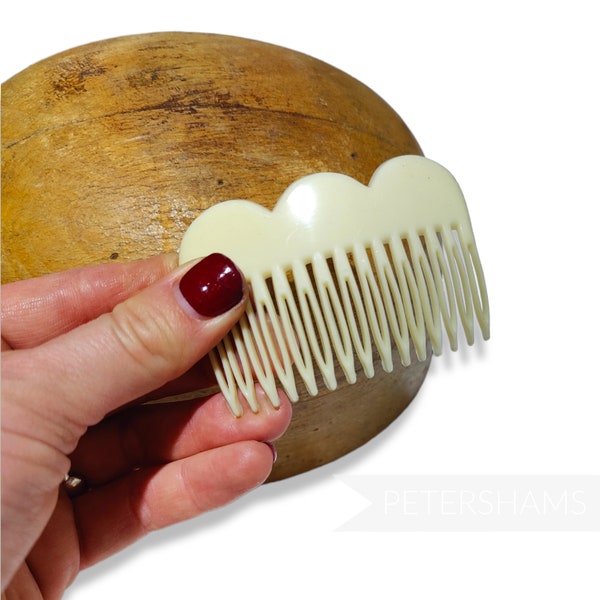 Vintage 1970's Scallop Cloud Design Plastic Hair Comb - Deep Ivory