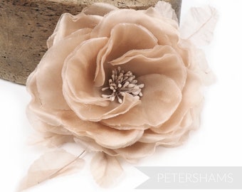 Tocado de seda 'Chloe' de 11 cm con diseño de rosa y flor - Champán