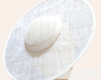 Cartwheel Sinamay Fascinator Hat Base pour la chapellerie et la fabrication de chapeaux - Blanc