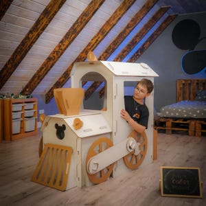 Casa de cartón de tamaño natural / Casa de cartón grande / Tren DIY / Cartón plegable resistente / Embalaje plano y reutilizable / Regalos para niños / Casa de juegos