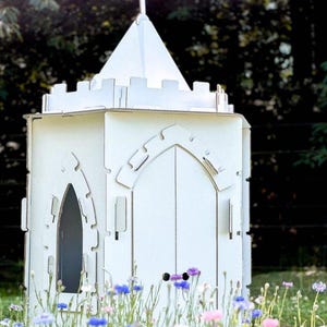 Casa de juegos de cartón para niños pequeños / Castillo de cartón / Casa de juegos / Regalo para niños pequeños / Diseñador de una casa grande / Regalo para niños de 5 años