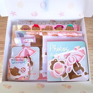 Caja de papelería - Vacaciones en furgoneta | Hipopótamo | Papelería kawaii | Adorable | Kit de papelería | Caja de regalo