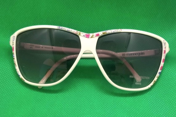 1980's Ivory/Floral Mannequin Brand Sunglasses Ma… - image 1