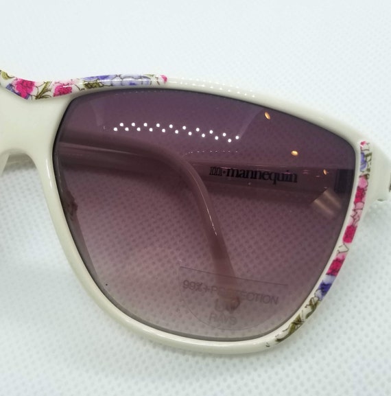 1980's Ivory/Floral Mannequin Brand Sunglasses Ma… - image 4