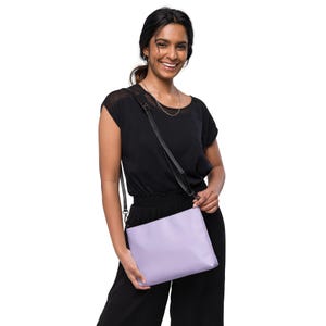 Fliederfarbene Crossbody bag