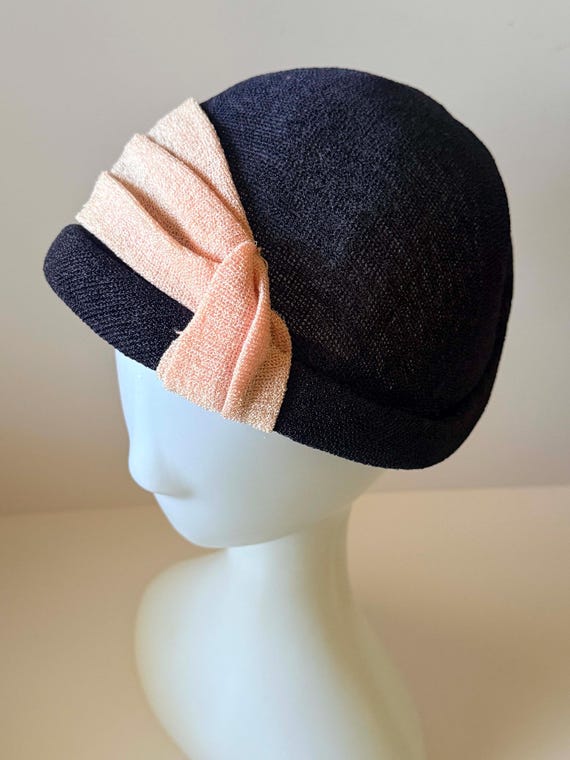 1960s Navy Blue Straw Cloche Hat | Blush Pink Ban… - image 5
