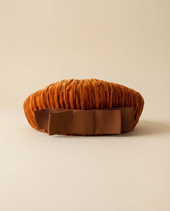 Vintage Vincent de Koven 1950s Velvet Pillbox Hat – Rust Orange Sculpted Beret with Bow