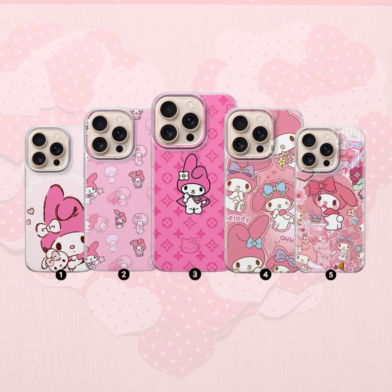 Puede incluir: Cinco fundas rosas para tel&eacute;fono con varios dise&ntilde;os de My Melody. Las fundas presentan diferentes patrones, incluyendo personajes de My Melody, corazones y elementos florales. Las fundas est&aacute;n dise&ntilde;adas para un smartphone.