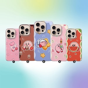 Peut inclure: Cinq coques de téléphone colorées avec des motifs de personnages de dessins animés. Les coques présentent des fonds roses, marron, bleus et rouges avec des illustrations pixélisées d'un personnage rose, d'une étoile et d'aliments.
