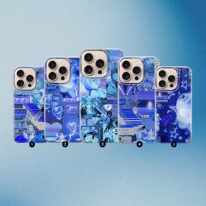 Puede incluir: Cinco fundas para teléfono con un diseño azul y blanco. Cada funda presenta un diseño diferente, que incluye texto japonés, ilustraciones de estilo anime y un collage de imágenes. Las fundas están numeradas del 1 al 5.