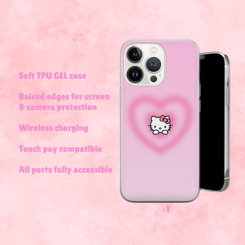 Puede incluir: Una funda de tel&eacute;fono rosa con un dise&ntilde;o de Hello Kitty dentro de un gr&aacute;fico en forma de coraz&oacute;n. La funda tiene bordes elevados para la protecci&oacute;n de la pantalla y la c&aacute;mara. El texto en la funda dice: Soft TPU GEL case, Wireless charging, Touch pay compatible, y All ports fully accessible.