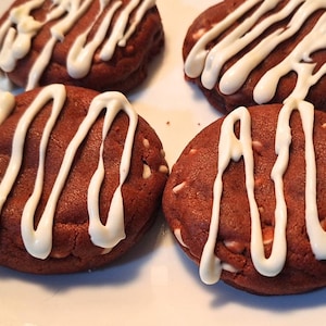 Red Velvet Cookie with White Chocolate Chips & Cheesecake Drizzle –  Chewy, Gourmet Treat, Perfect for Gifting or Parties