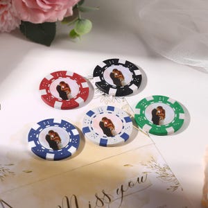 Juego de fichas de póker para boda personalizado: foto y texto personalizados, recuerdo de fiesta en Las Vegas, ficha para bebida, recuerdo para guardar la fecha, regalo de despedida de soltera