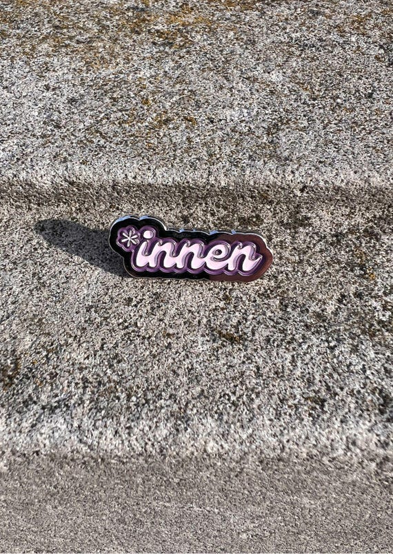 kleiner *innen Pin | Feministischer Pin | Geburtstagsgeschenk | Feminismus Anstecker | Geschenk Freundin | Female Empowerment