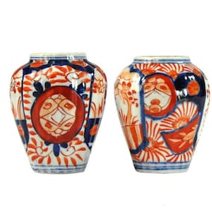 Pair of small Meiji Imari vases | Japan 19th/20th century | antique porcelain hand painted traditional