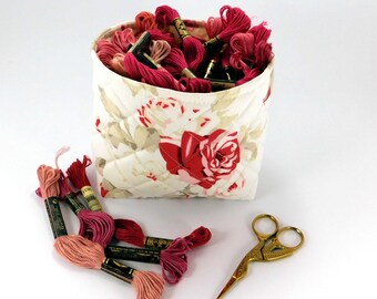 Vintage Scraps - Small Baskets of Roses Vintage Scraps - Small Baskets of Roses