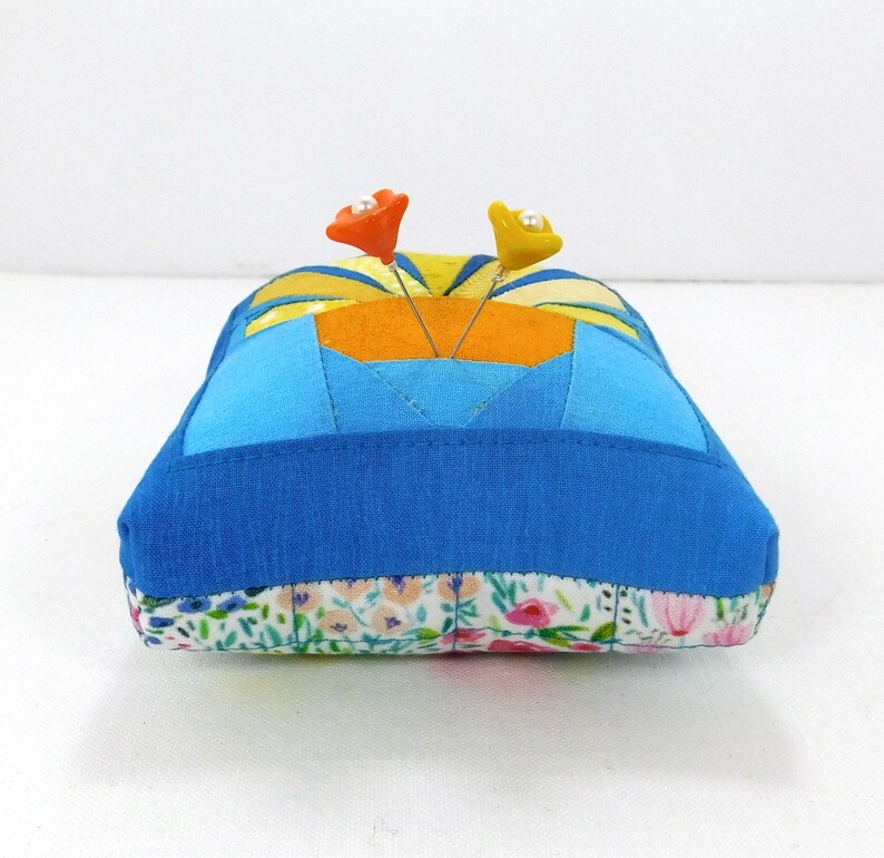 Pincushion Daisy Pincushion Modern Unique Pincushion Emery Pincushion Decorative Pins Pincushion Handmade Paper Pieced Sewing Gift image 6