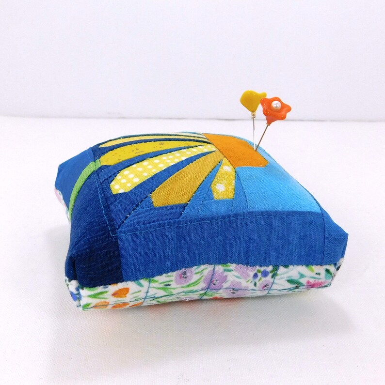 Pincushion Daisy Pincushion Modern Unique Pincushion Emery Pincushion Decorative Pins Pincushion Handmade Paper Pieced Sewing Gift image 7