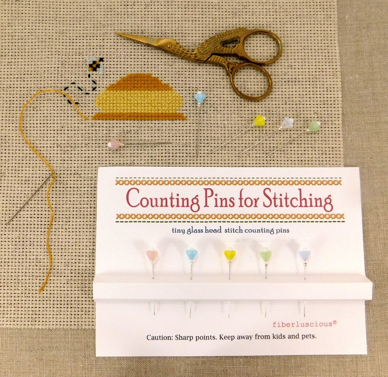 New Varieties Stitch Counting Pins for Cross Stitch Fine Glass Hearts and Flowers Pins Sewing Gift for Woman Decorative Pins Gift for Woman Mini Pastel Flowers