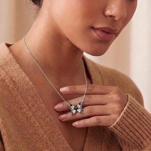 Monarch Butterfly Necklace | 925 Sterling Silver for Women | Nature Inspired Elegant Jewelry | Thoughtful Birthday Gift bild 8