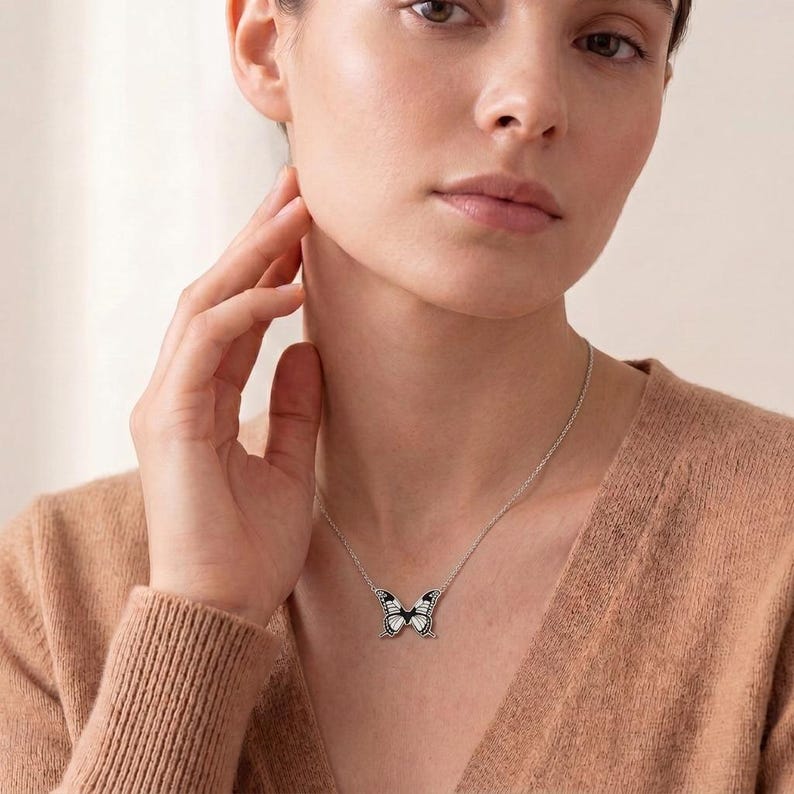 Monarch Butterfly Necklace | 925 Sterling Silver for Women | Nature Inspired Elegant Jewelry | Thoughtful Birthday Gift bild 6