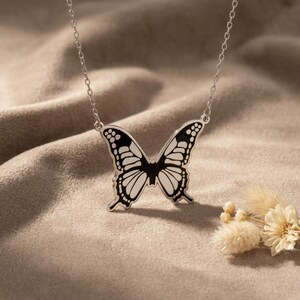 Monarch Butterfly Necklace | 925 Sterling Silver for Women | Nature Inspired Elegant Jewelry | Thoughtful Birthday Gift bild 7