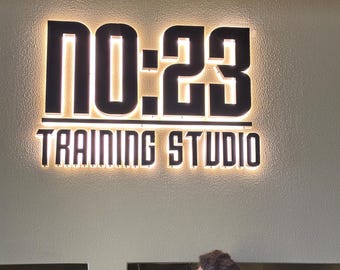 Op maat gemaakt verlicht reclamebord voor bedrijven, 3D metalen logo bord, LED-lichtbak, buiten- en kantoormuurbord, gepersonaliseerd verlicht reclamebord, verlicht logo